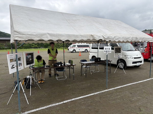 VRゴーグルとハンディ型レーザースキャナーを展示する千島測量設計のブース